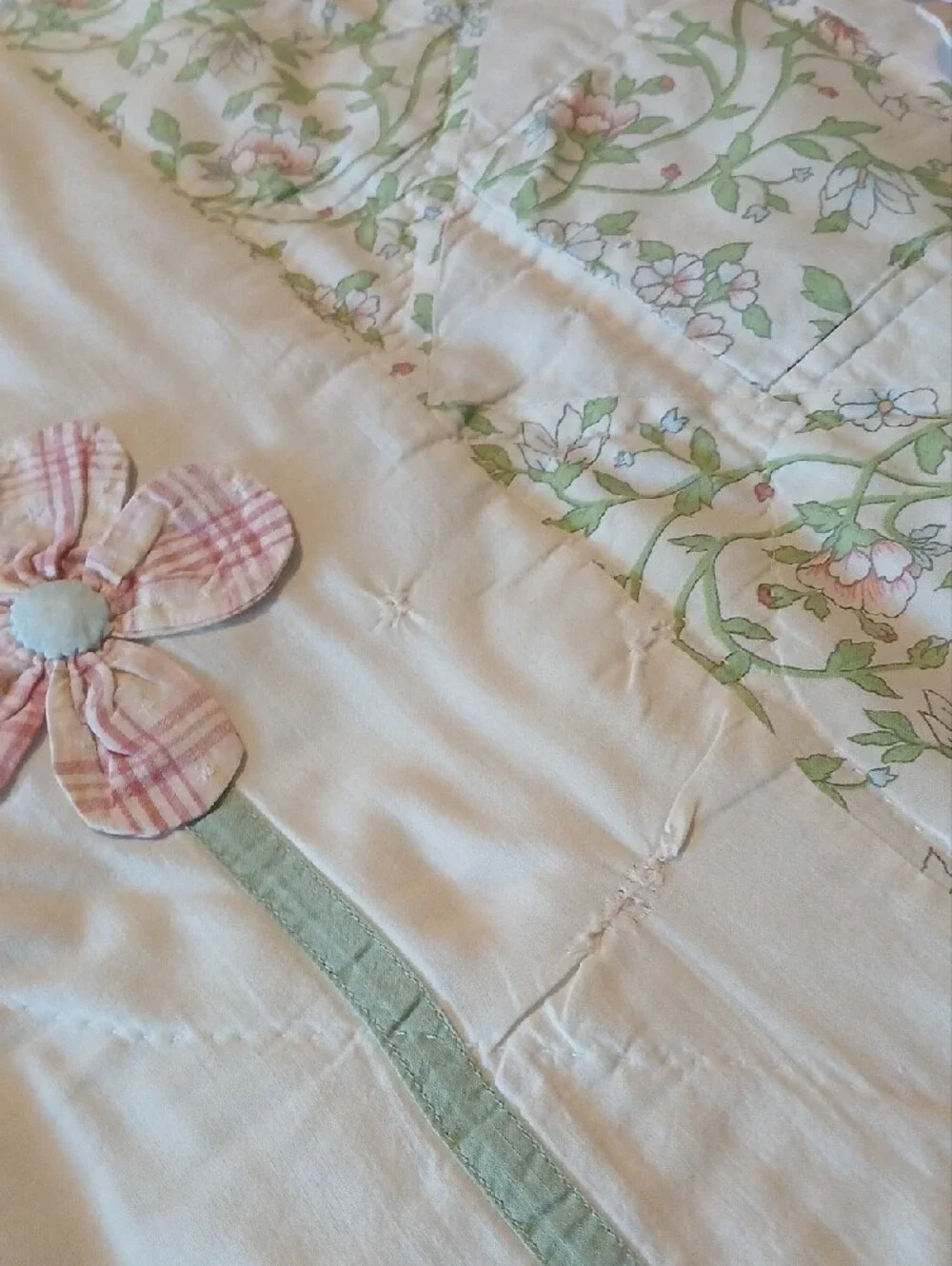 Vintage-Inspired Cream Quilt with Pink Floral Appliqués